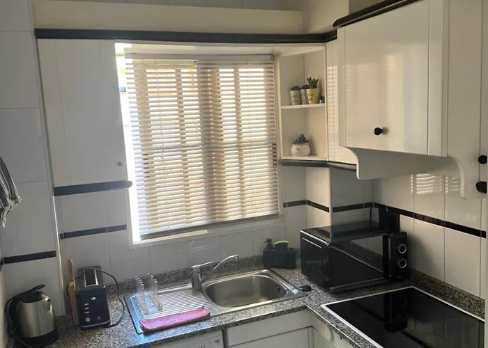 Parque Aromatico Con Dos Piscinas